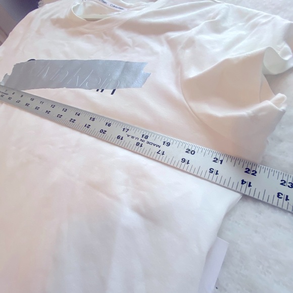 Calvin Klein Tee XL Women’s Large White Silver & Black metallic Graphic Logo NWT - Picture 9 of 9
